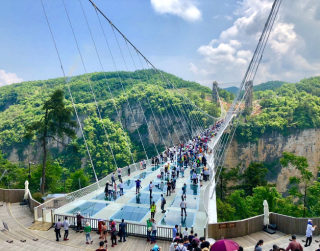 jalan jalan ke china tanpa tour Tour China 9D Zhangjiajie + Furong Zhen Changsha – Zhangjiajie – Furongzhen – Fenghuang By Batik Air Periode : Periode : Nov'23 - Apr'24 & 20 Des'23 (WH55)